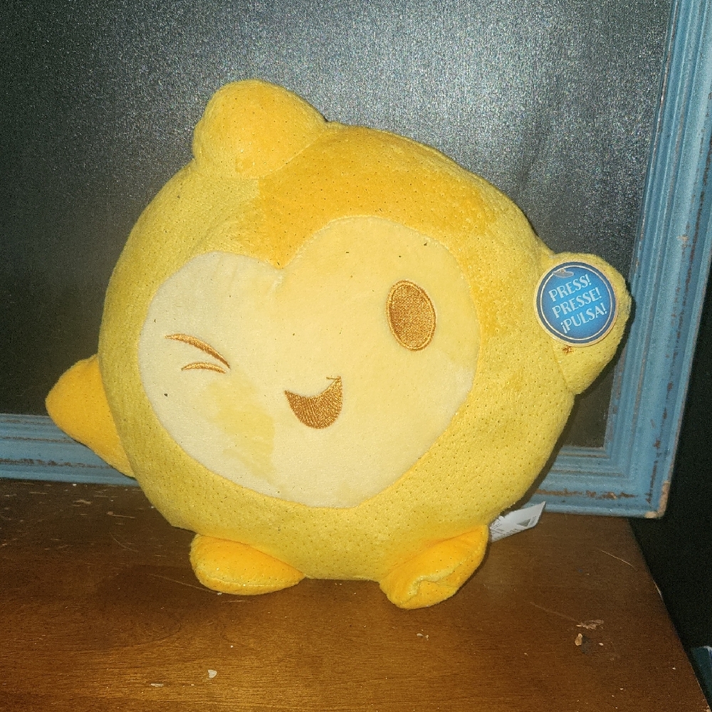 Disney Wish Star Plush Light Up Sounds Interactive Yellow Plushie Toy
